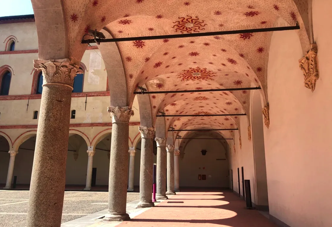 Замок Сфорца і парк Семпіоне в Мілані